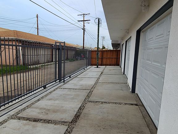 3rd image of 1526 N Herbert Ave