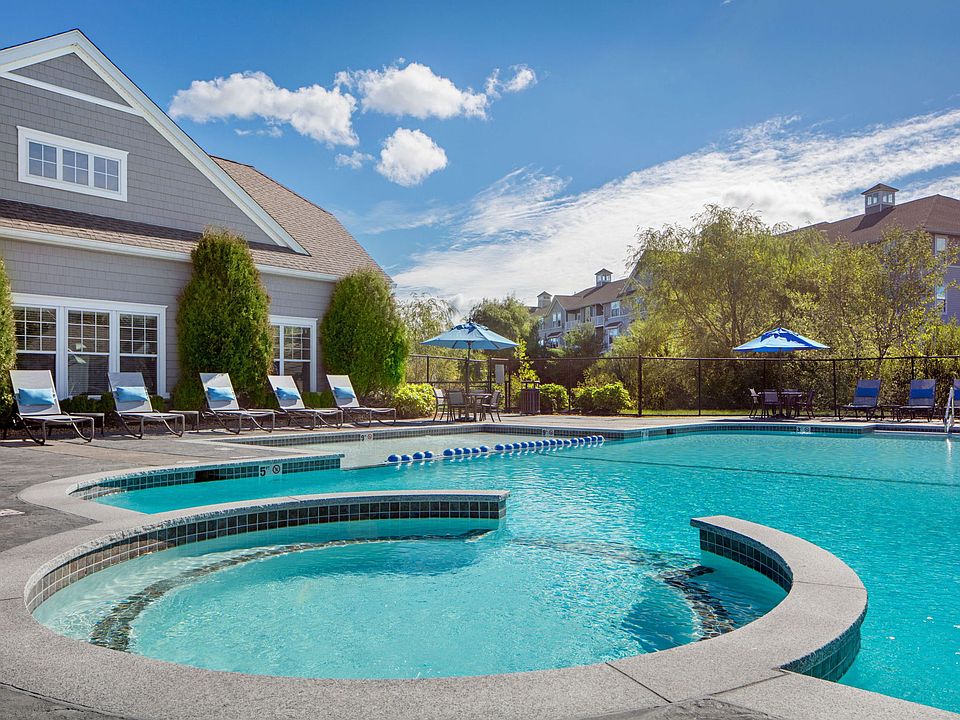 Pool & Spa