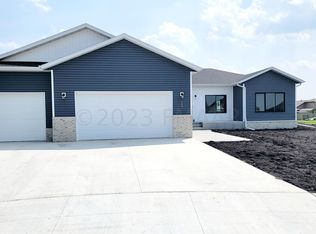 943 50th Ave W, West Fargo, ND