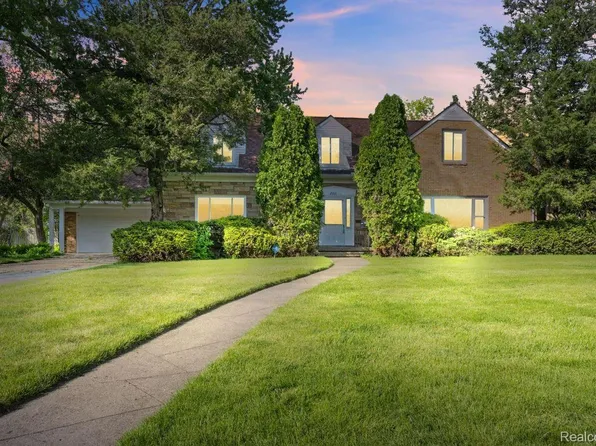 2566 Nolen Dr, Flint, MI 48504