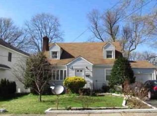 45 Voorhees St, Teaneck, NJ 07666