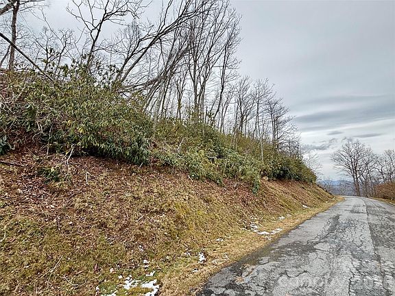 4th image of 9 Balsam Dr