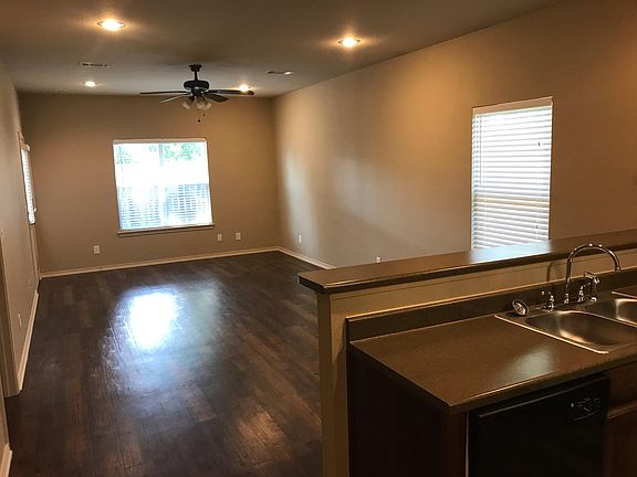 4th image of 4272 Castlegate Dr #4272