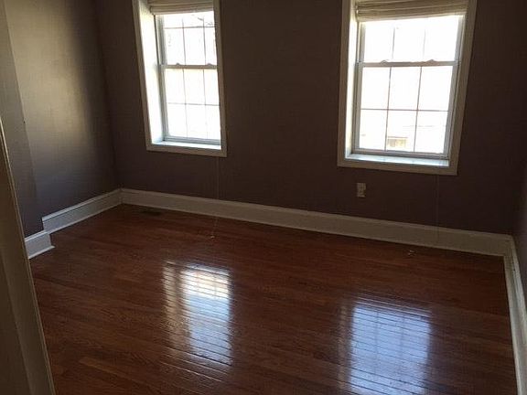4th image of 1035 Dorrance St