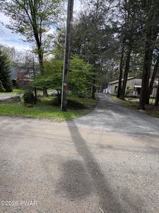 60 Arrowhead Cir, Newfoundland, PA, 18445