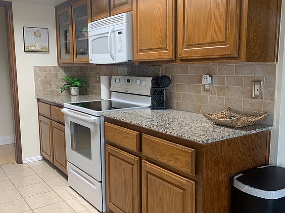 2nd image of 6508 SW Lynnwood Ave