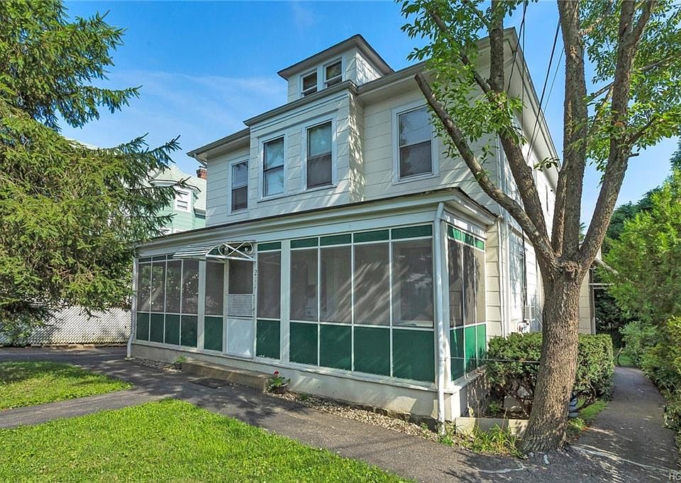 1st image of 211 Travers Ave
