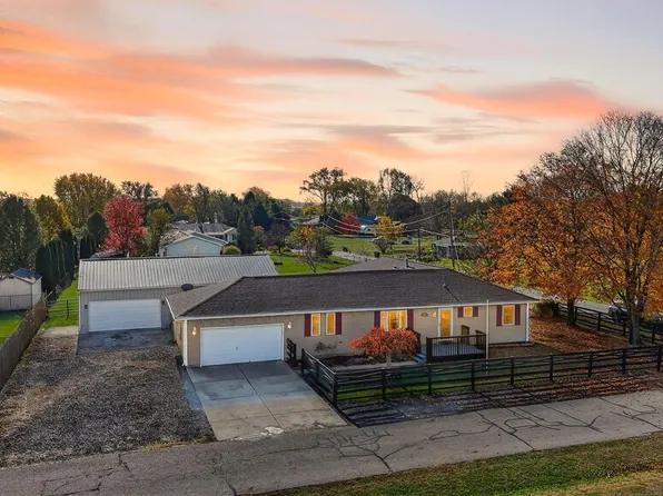 10741 2nd St, Mount Sterling, OH 43143