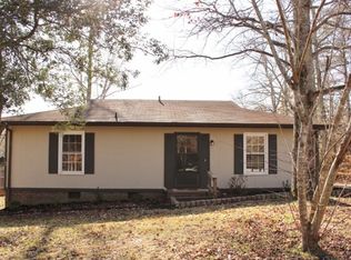 16 Oakridge Ct, Wellford, SC 29385