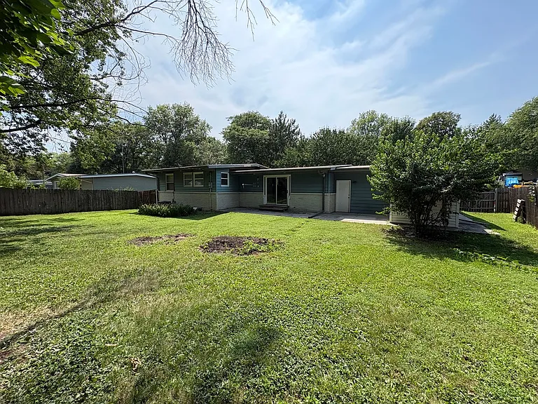 1300 Eastridge Dr — Photo 30