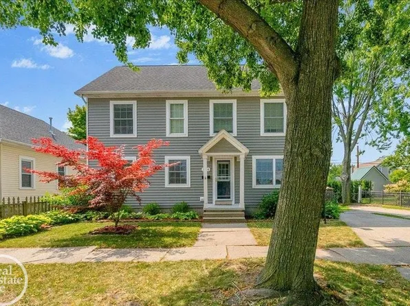 1216 Young St, Port Huron, MI 48060