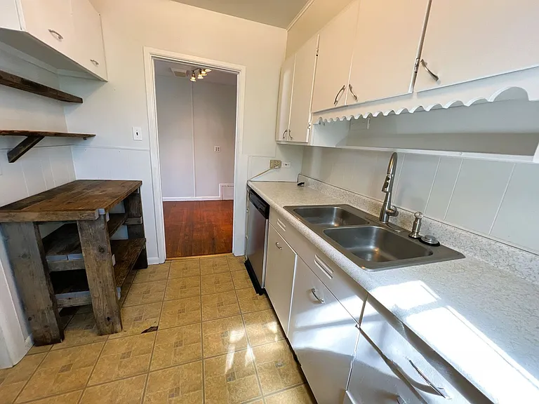 1875 W Beekman Pl — Photo 5