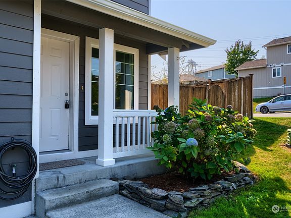 4th image of 1501 Portobello Avenue