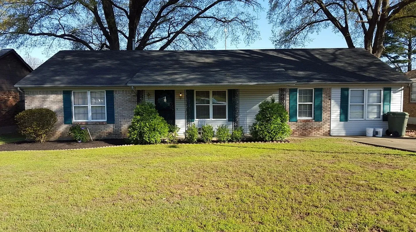 3 bed, 1997 sqft, $1,595 — Photo 1