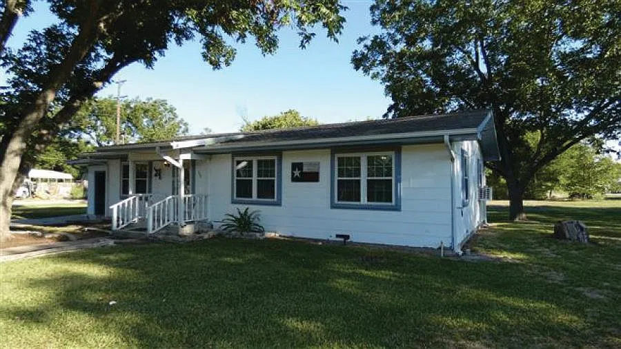 3 bed, 1120 sqft, $1,500 — Photo 2