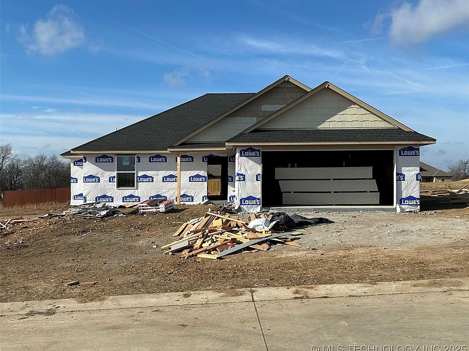 1st image of 1911 N Everly Dr