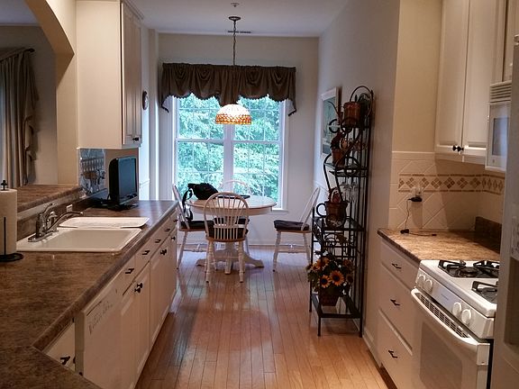  Large Open Eat in Kichen