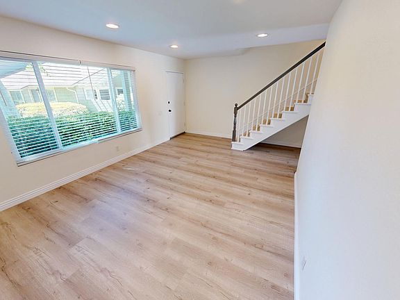 4th image of 588 Rio Grande Cir