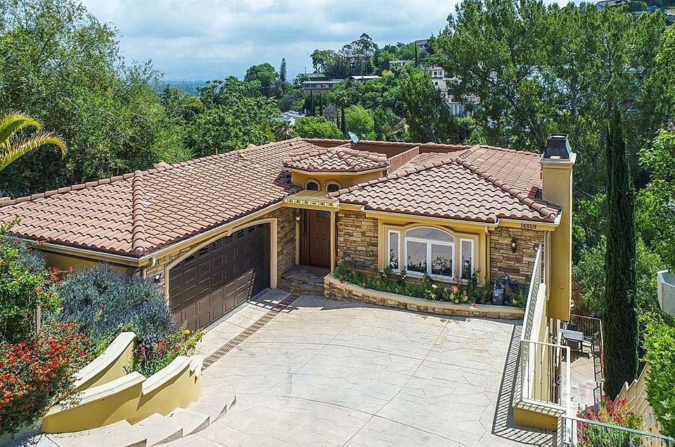 1st image of 14859 Round Valley Dr