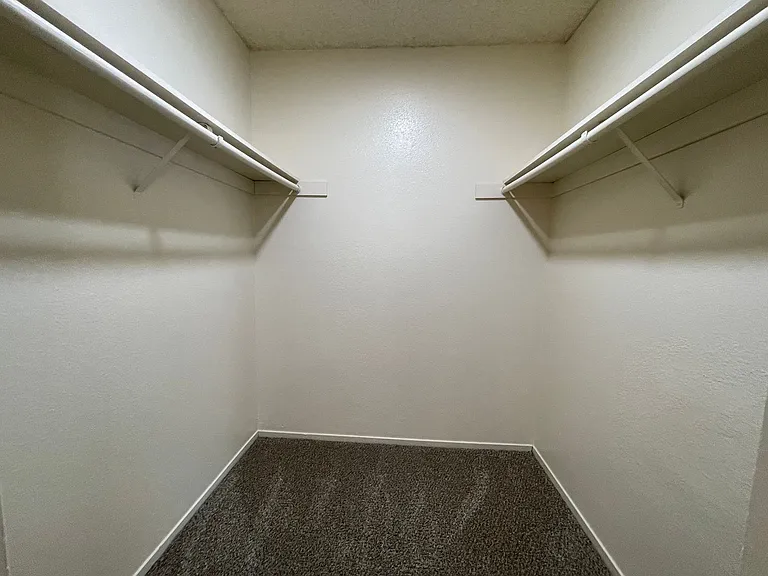 Merit Manor Apartments — Photo 25
