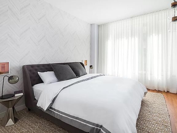 3rd image of 15 William St #7GG