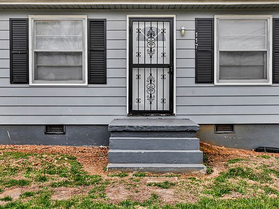 4th image of 117 W Meadow Dr