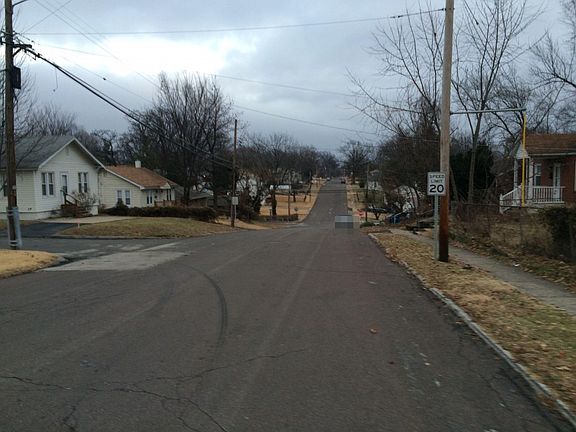 5th image of 10301 Oak Ave