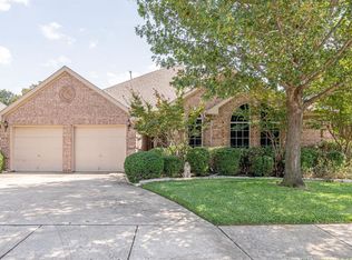 2704 Willow Creek Ct, Bedford, TX 76021