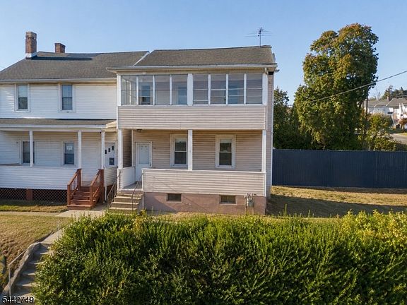 2nd image of 409 N 8Th St