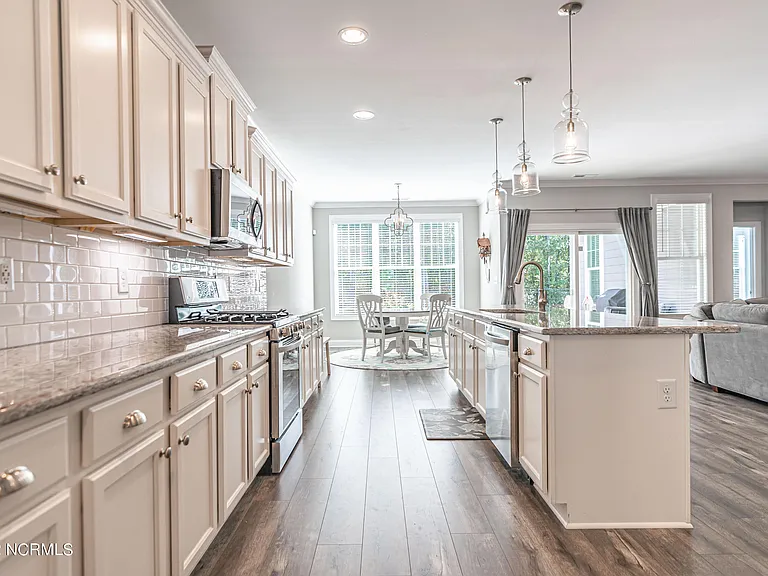 365 N Bracken Fern Ln — Photo 7