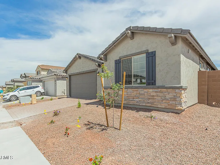 8529 S 67th Dr — Photo 3