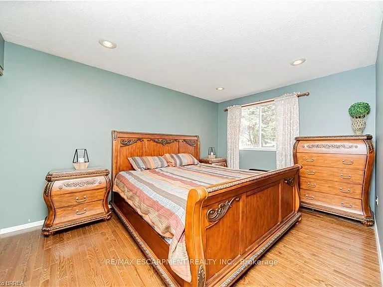 43 Kanata Cres #UPPER — Photo 8