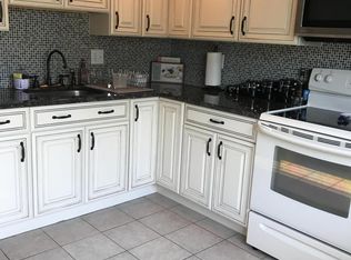 404 Silver Ct, Hamilton, NJ 08690