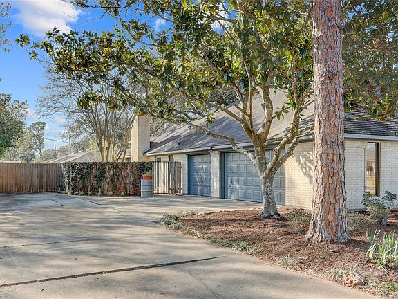 4th image of 2614 Cedar Ln