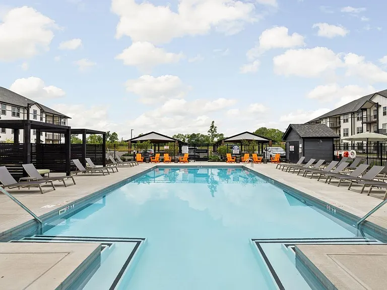 The Carlyle at Chatham Hills — Photo 3