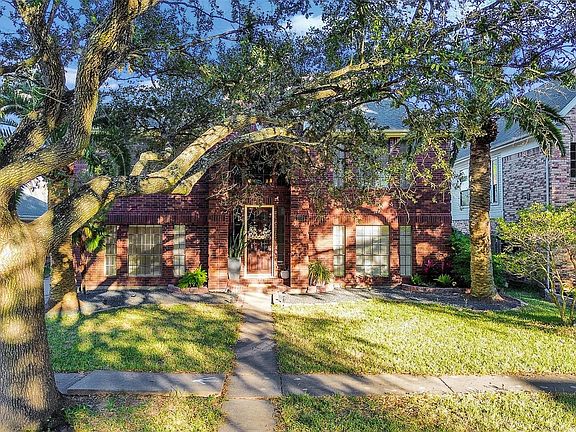 2nd image of 114 Bayou Bend Dr