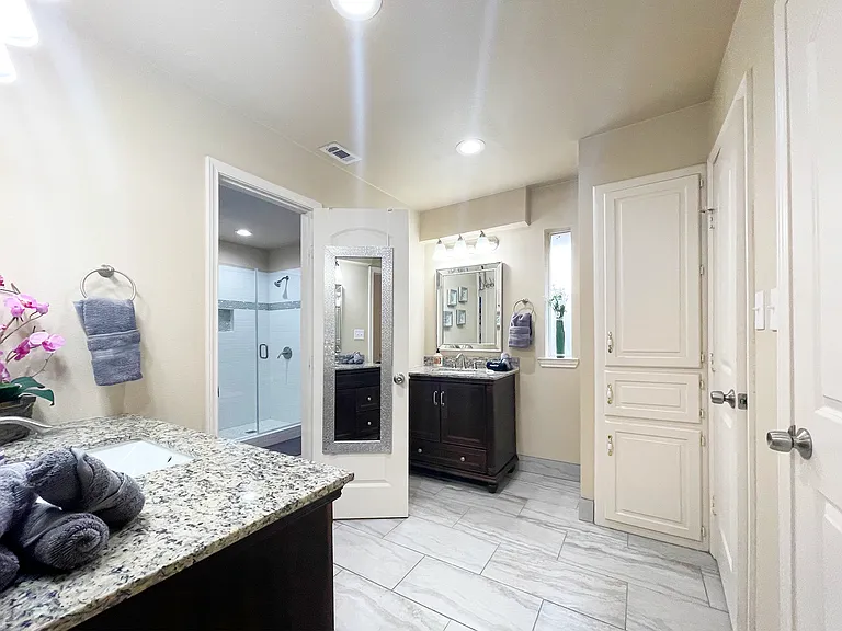 2205 Red Oak Ln — Photo 29