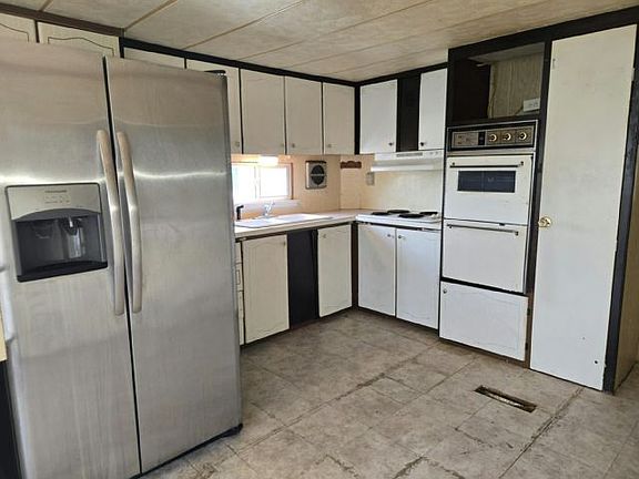 2nd image of 5611 Bayshore Rd #20