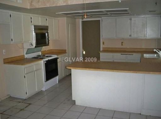 4th image of 5156 Avenida Del Luna