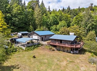 50 N Schaufler Ln, Lilliwaup, WA 98555