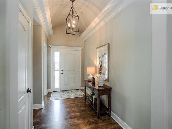 FRONT DOOR ENTRY WITH ARCHED CEILING