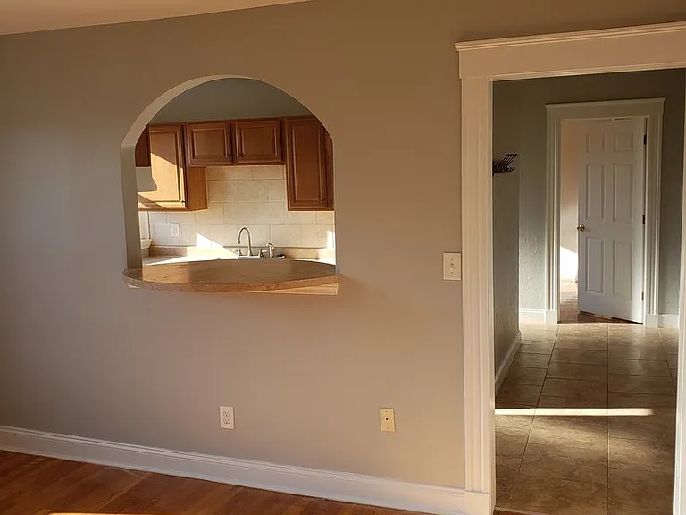 115 Lowell St — Photo 14