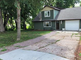 107 E 6th St, Dell Rapids, SD 57022