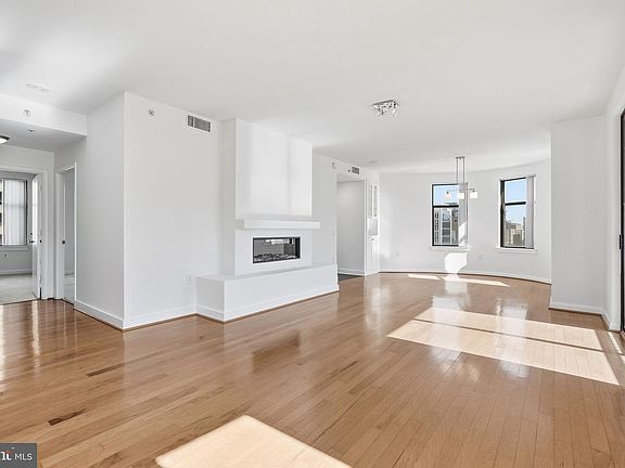 5th image of 400 Massachusetts Ave NW APT 719