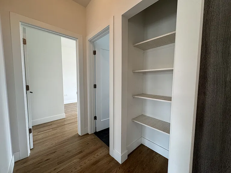 1303 S California Ave #4E — Photo 6