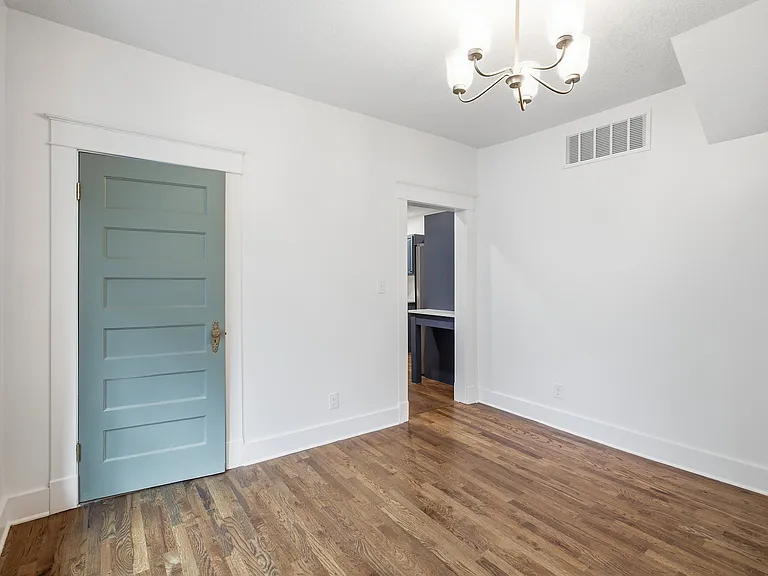 4724 Delmar St — Photo 21