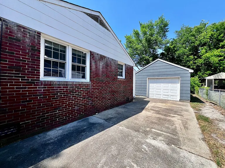 1114 Woodland Terrace Dr — Photo 21