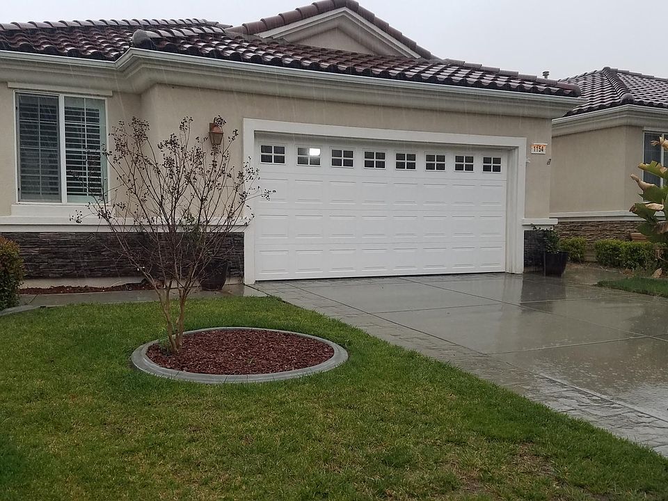 1154 Wisteria Way