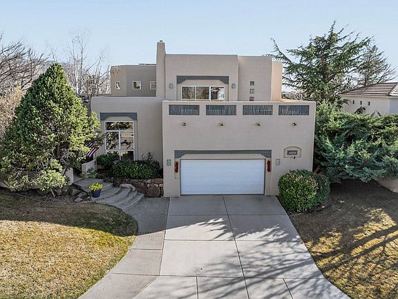 2nd image of 12520 Crested Moss Rd NE