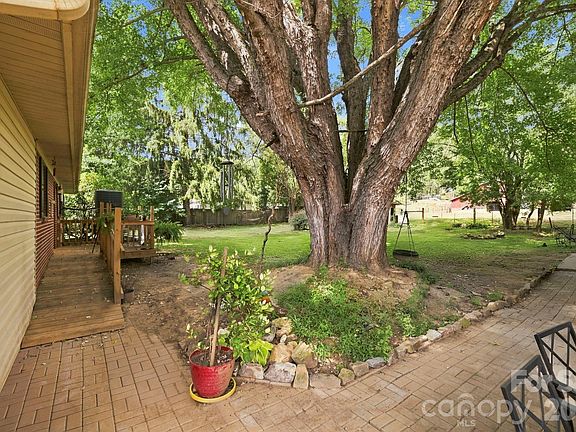 3rd image of 10687 Cruso Rd